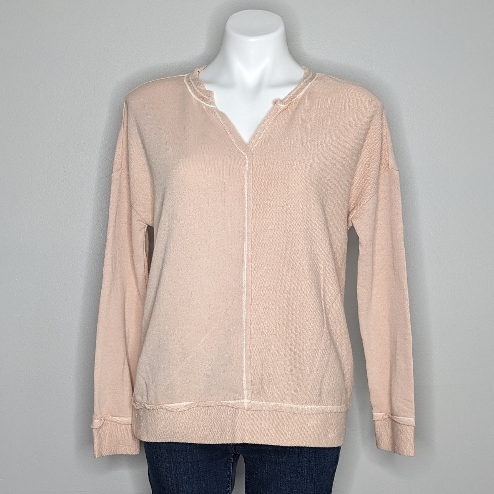✨3/$15 Susina light pink v neck sweater M
